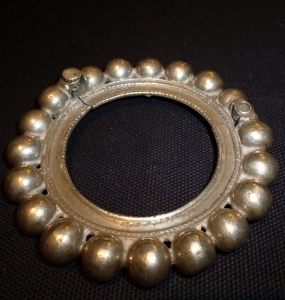 Bracciale in argento, India, Prima metà XX secolo, D cm. 10